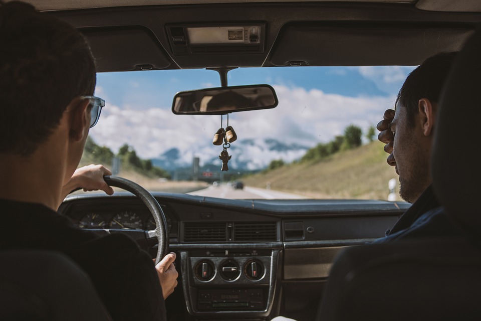 How to Entertain Children on Long Car Trips